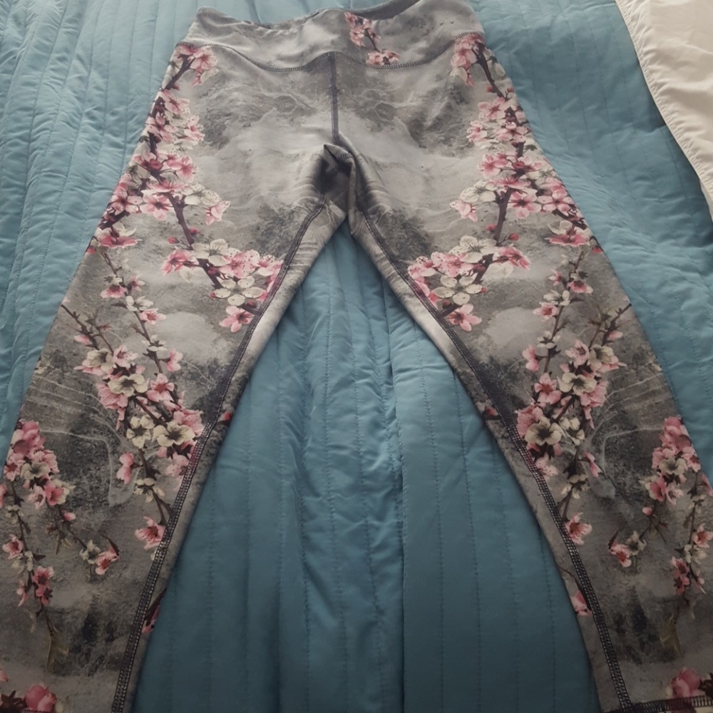 EUC yoga pants